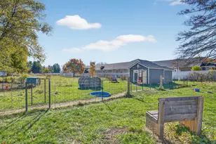 4523 W Crystal Lake Rd, McHenry, IL 60050 - Photo 34