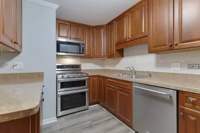 540 Biesterfield Road #B315, Elk Grove Village, IL 60007 - Photo 12