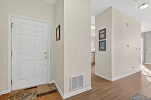 2830 Cattail Ct, Wauconda, IL 60084 - Photo 4