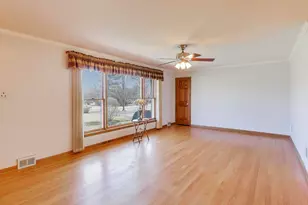 316 Linden Rd, Northbrook, IL 60062 - Photo 4