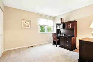 2770 Sandalwood Rd, Buffalo Grove, IL 60089 - Photo 18