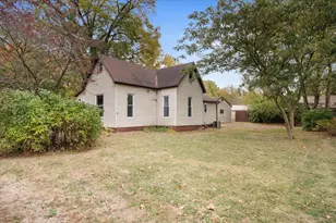 819 E Center St, Monticello, IL 61856 - Photo 4