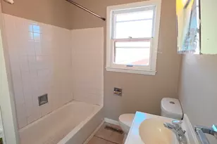 65 N Aldine St, Elgin, IL 60123 - Photo 4