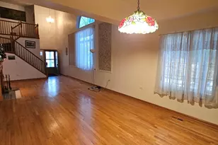 2013 Jeffrey Ln, Elgin, IL 60123 - Photo 8