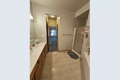 2013 Jeffrey Lane #2013, Elgin, IL 60123 - Photo 16