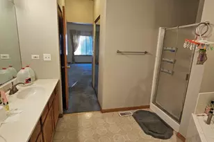 2013 Jeffrey Ln, Elgin, IL 60123 - Photo 16