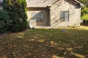 2013 Jeffrey Ln, Elgin, IL 60123 - Photo 4