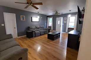 405 W Cleveland St, Spring Valley, IL 61362 - Photo 2