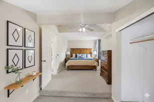 860 Parkway Ave, Elgin, IL 60120 - Photo 2