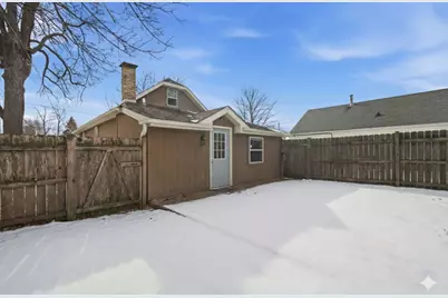 860 Parkway Avenue, Elgin, IL 60120 - Photo 8