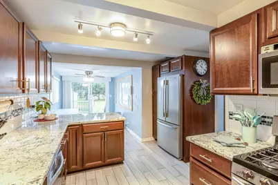 516 N Emroy Avenue, Elmhurst, IL 60126 - Photo 10