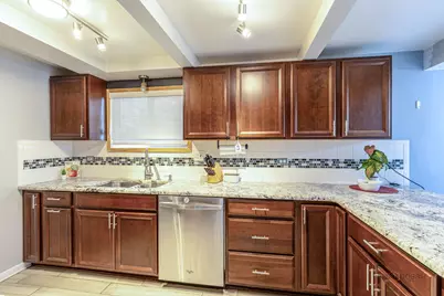 516 N Emroy Avenue, Elmhurst, IL 60126 - Photo 8