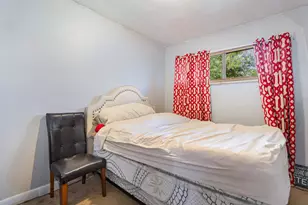 1433 Burnham Ave, Calumet City, IL 60409 - Photo 8