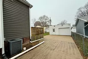 421 N Grant St, Clifton, IL 61727 - Photo 18