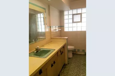 [Address not provided], North Riverside, IL 60546 - Photo 8