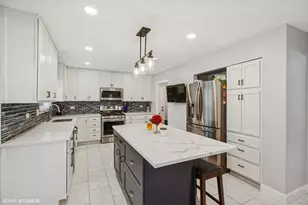 10039 Lacrosse Ave, Skokie, IL 60077 - Photo 2