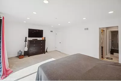 10039 Lacrosse Avenue, Skokie, IL 60077 - Photo 16