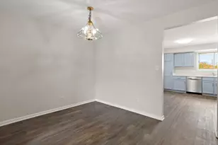 7875 N Caldwell Ave, Niles, IL 60714 - Photo 4