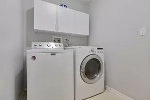 611 Woodbridge Dr, Elgin, IL 60124 - Photo 26