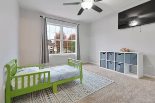 611 Woodbridge Dr, Elgin, IL 60124 - Photo 22
