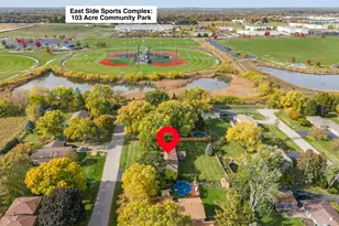 33W208 Bonnie St, Saint Charles, IL 60174 - Photo 2