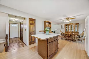33W208 Bonnie St, Saint Charles, IL 60174 - Photo 10