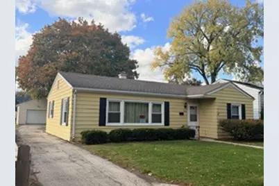 810 N Princeton Avenue, Arlington Heights, IL 60004 - Photo 1