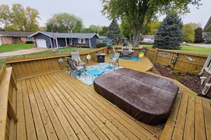 607 Greenridge Dr, Sterling, IL 61081 - Photo 4