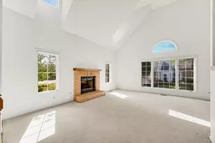 5625 Chesapeake Dr, McHenry, IL 60050 - Photo 4