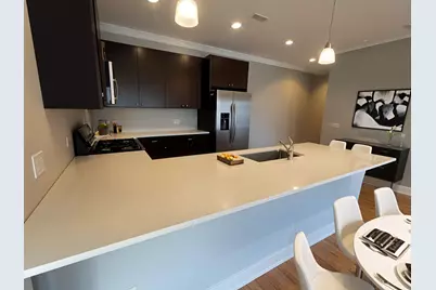 4812 W Montrose Avenue #204, Chicago, IL 60641 - Photo 2