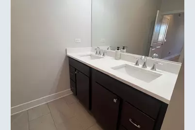 4812 W Montrose Avenue #204, Chicago, IL 60641 - Photo 14