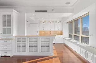 800 N Michigan Ave, Chicago, IL 60611 - Photo 12