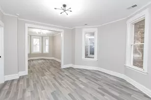 2934 N Sawyer Ave, Chicago, IL 60618 - Photo 2