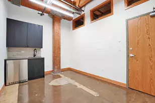 1806 W Cuyler Ave, Chicago, IL 60613 - Photo 2