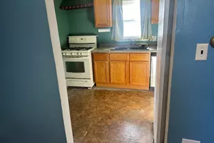 1901 Elim Ave, Zion, IL 60099 - Photo 8