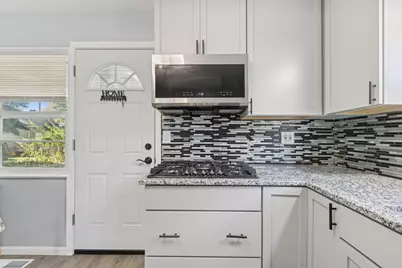 8846 Austin Avenue, Morton Grove, IL 60053 - Photo 8