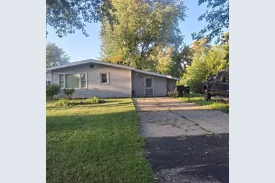 2002 Burr Oak Lane, Lindenhurst, IL 60046 - Photo 1