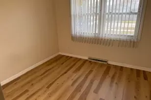 510 Shadywood Ln, Elk Grove Village, IL 60007 - Photo 8