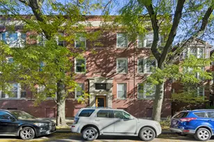 5253 N Winthrop Ave, Chicago, IL 60640 - Photo 1