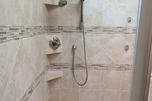 342 Sunrise Ave, Willowbrook, IL 60527 - Photo 8