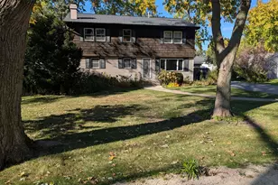 342 Sunrise Ave, Willowbrook, IL 60527 - Photo 1