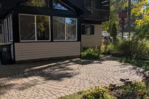 342 Sunrise Ave, Willowbrook, IL 60527 - Photo 4