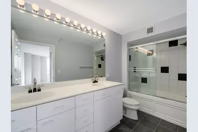 1640 Maple Avenue #804, Evanston, IL 60201 - Photo 18