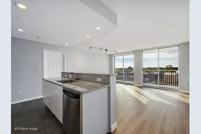 1640 Maple Avenue #804, Evanston, IL 60201 - Photo 4