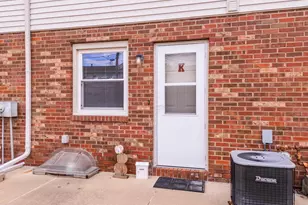 105 E Lincoln St, Normal, IL 61761 - Photo 2