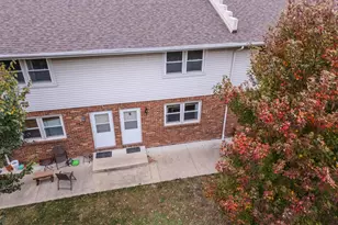105 E Lincoln St, Normal, IL 61761 - Photo 10