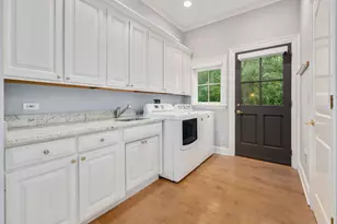 11361 W Plainfield Rd, Indian Head Park, IL 60525 - Photo 24