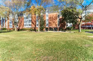 100 Lake Blvd, Buffalo Grove, IL 60089 - Photo 2