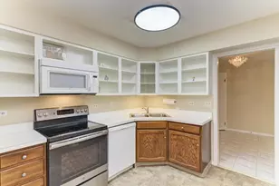 100 Lake Blvd, Buffalo Grove, IL 60089 - Photo 16