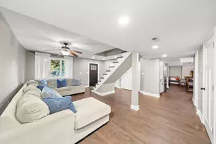 14N468 Bonnie Ln, Elgin, IL 60124 - Photo 8